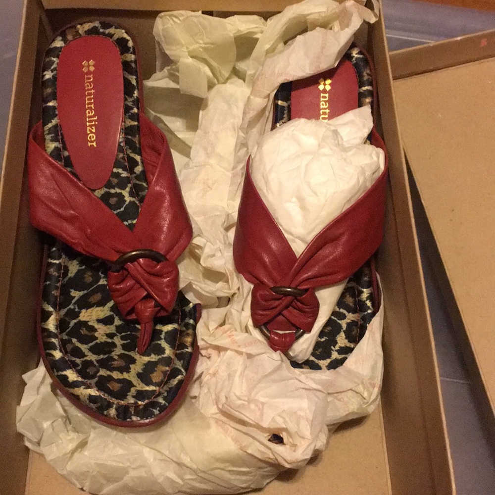 Naturalizer wedges